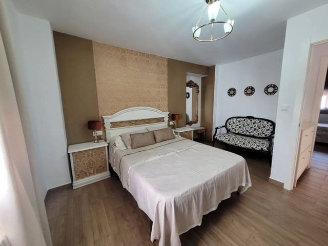 Apartamento de 3 habitaciones en Baza en venta - 100.000 € (Ref: 9552900)