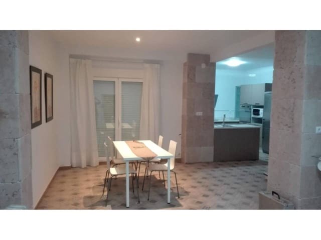 Apartamento de 3 habitaciones en Baza en venta - 100.000 € (Ref: 9552900)