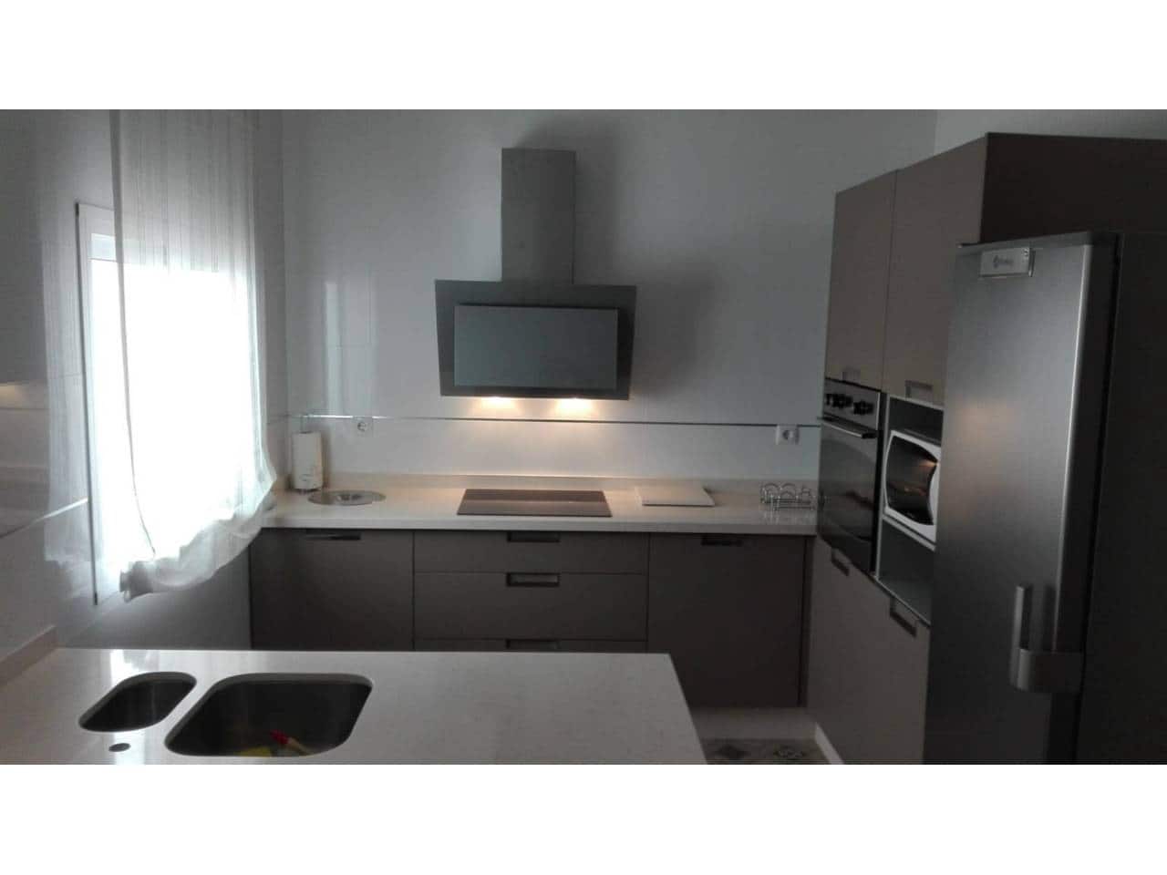 Apartamento de 3 habitaciones en Baza en venta - 100.000 € (Ref: 9552900)