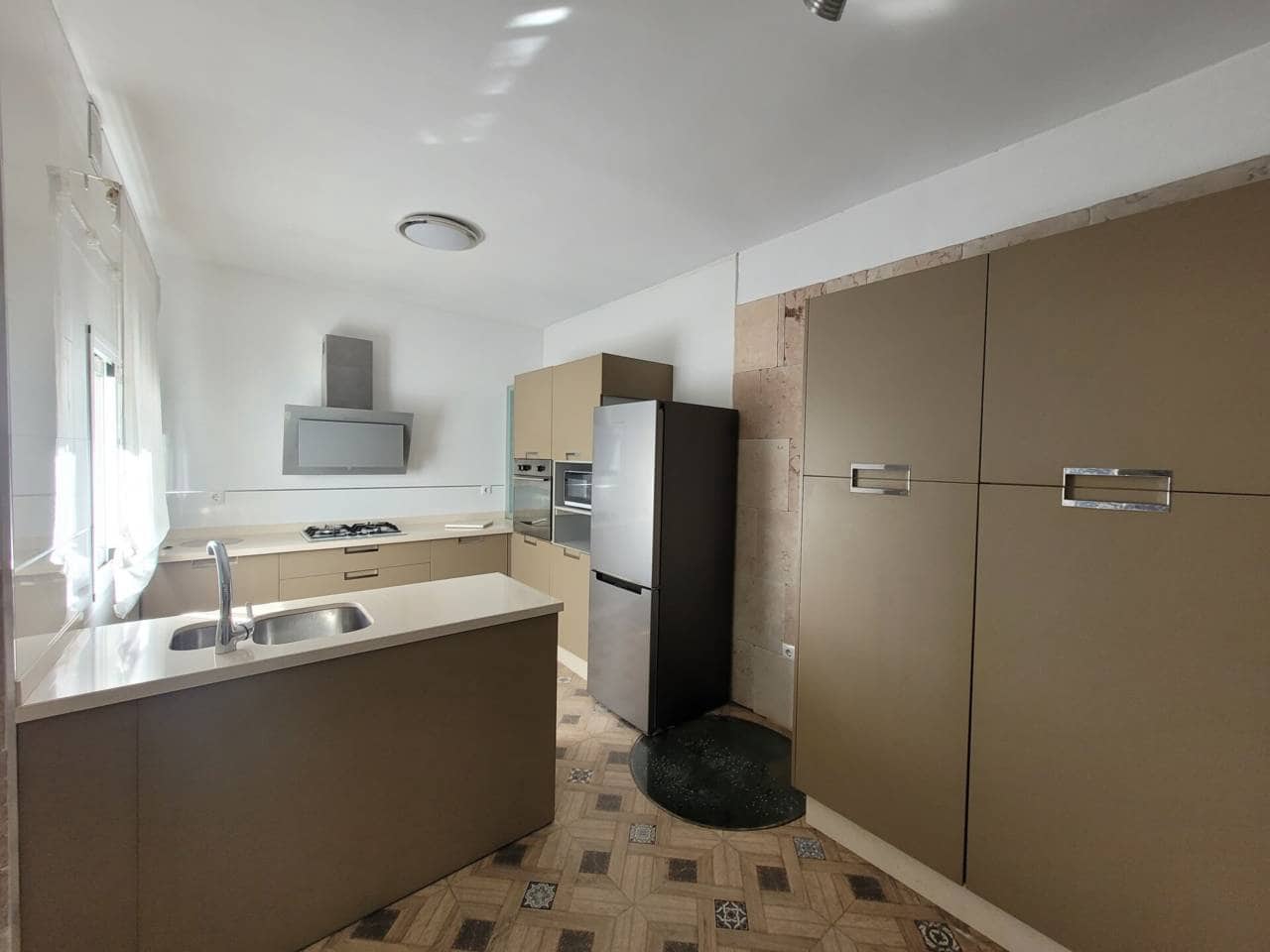 Apartamento de 3 habitaciones en Baza en venta - 100.000 € (Ref: 9552900)