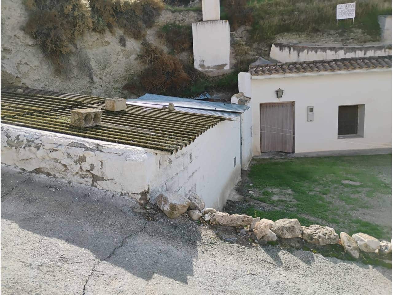 2 bedroom Cave House for sale in Castillejar - € 25,000 (Ref: 9552904)