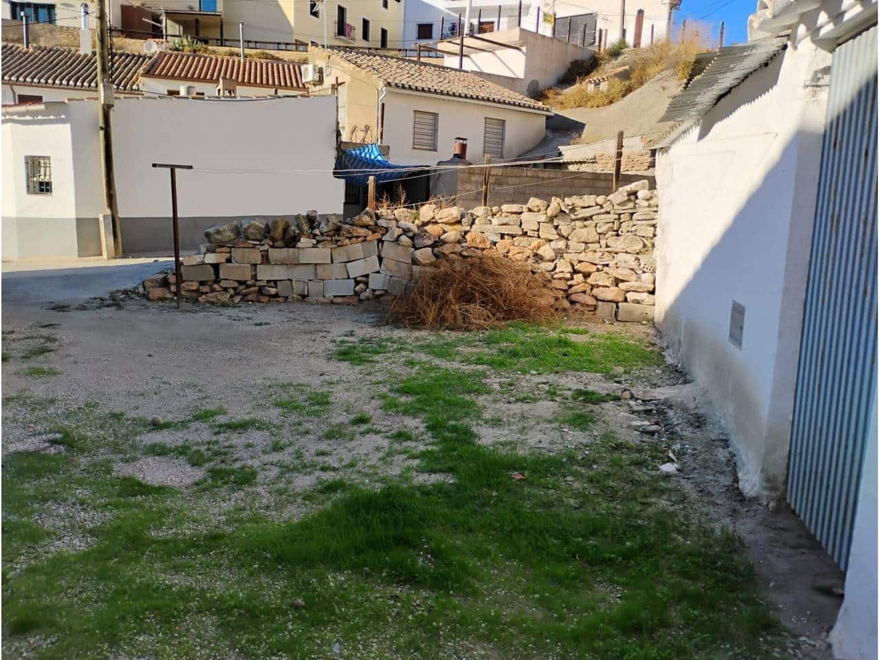 2 bedroom Cave House for sale in Castillejar - € 25,000 (Ref: 9552904)