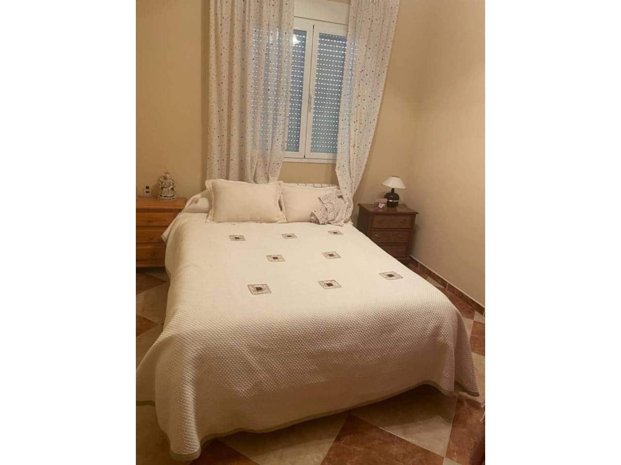 3 soverom Leilighet til salgs i Baza med garasje - € 160 000 (Ref: 9552907)