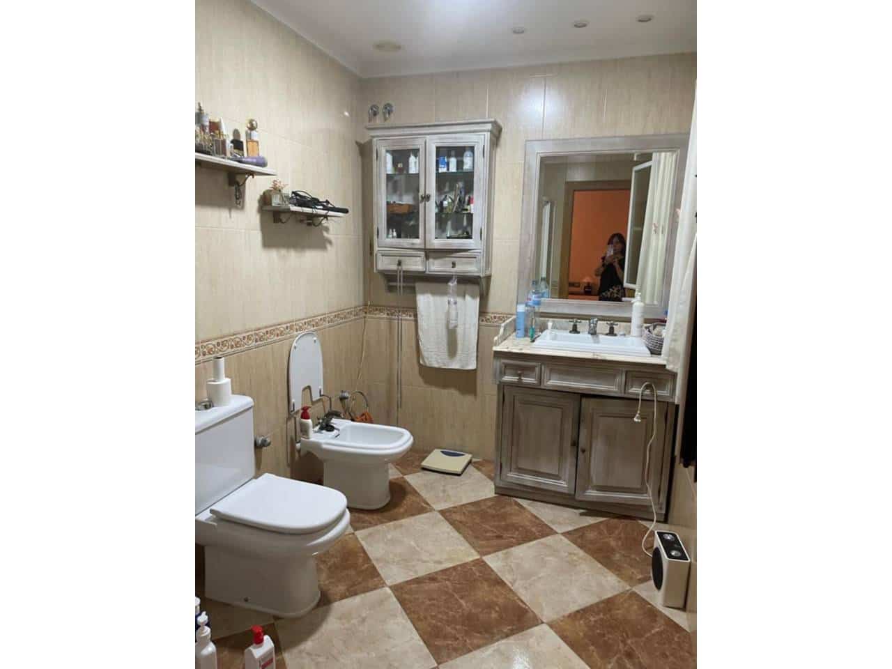 3 soverom Leilighet til salgs i Baza med garasje - € 160 000 (Ref: 9552907)