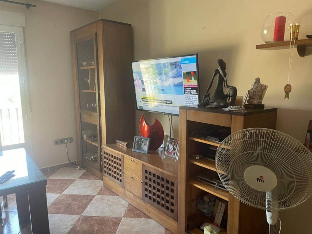 3 soverom Leilighet til salgs i Baza med garasje - € 160 000 (Ref: 9552907)