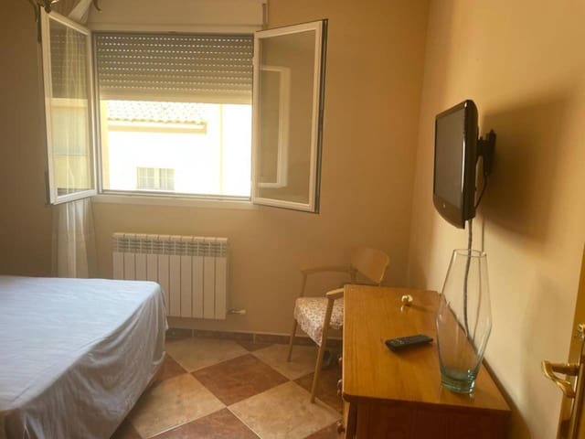 3 soverom Leilighet til salgs i Baza med garasje - € 160 000 (Ref: 9552907)