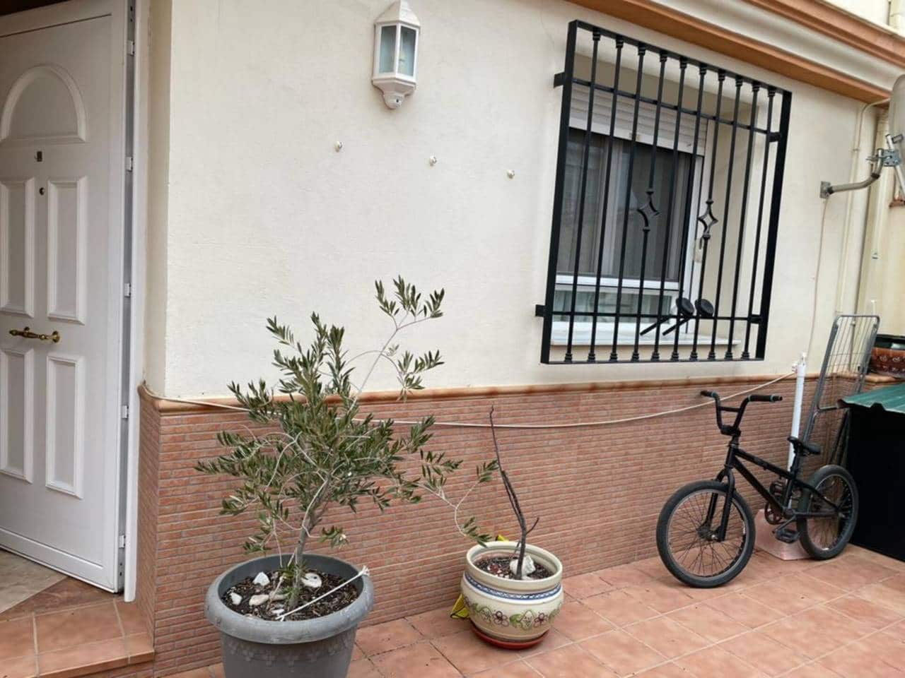 3 soverom Leilighet til salgs i Baza med garasje - € 160 000 (Ref: 9552907)