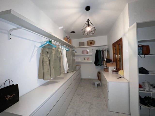 8 slaapkamer Flat te koop in Caniles - € 150.000 (Ref: 9552909)