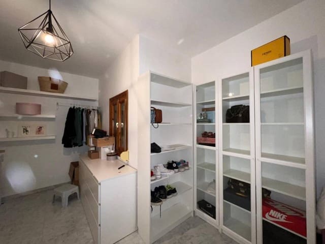 8 slaapkamer Flat te koop in Caniles - € 150.000 (Ref: 9552909)