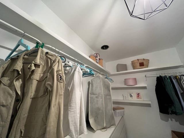 8 slaapkamer Flat te koop in Caniles - € 150.000 (Ref: 9552909)