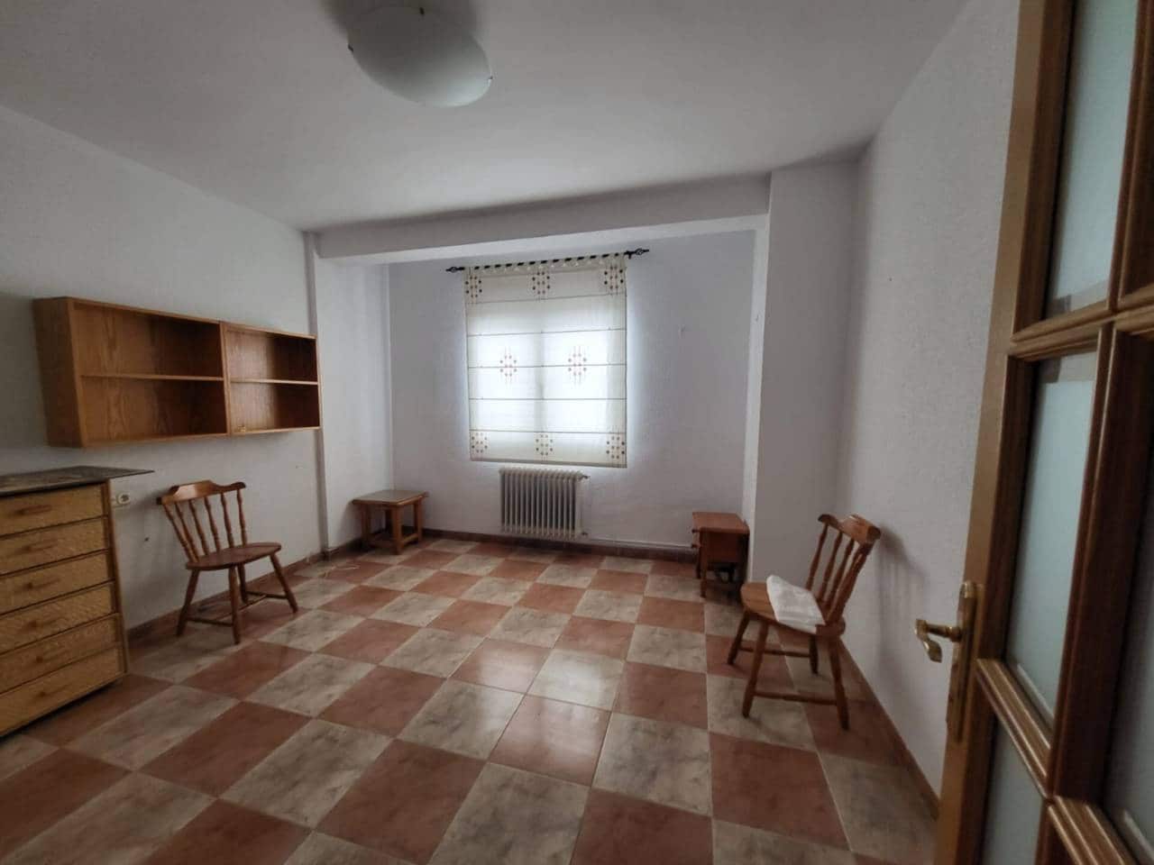 4 bedroom Townhouse for sale in Baza with garage - € 150,000 (Ref: 9552910)