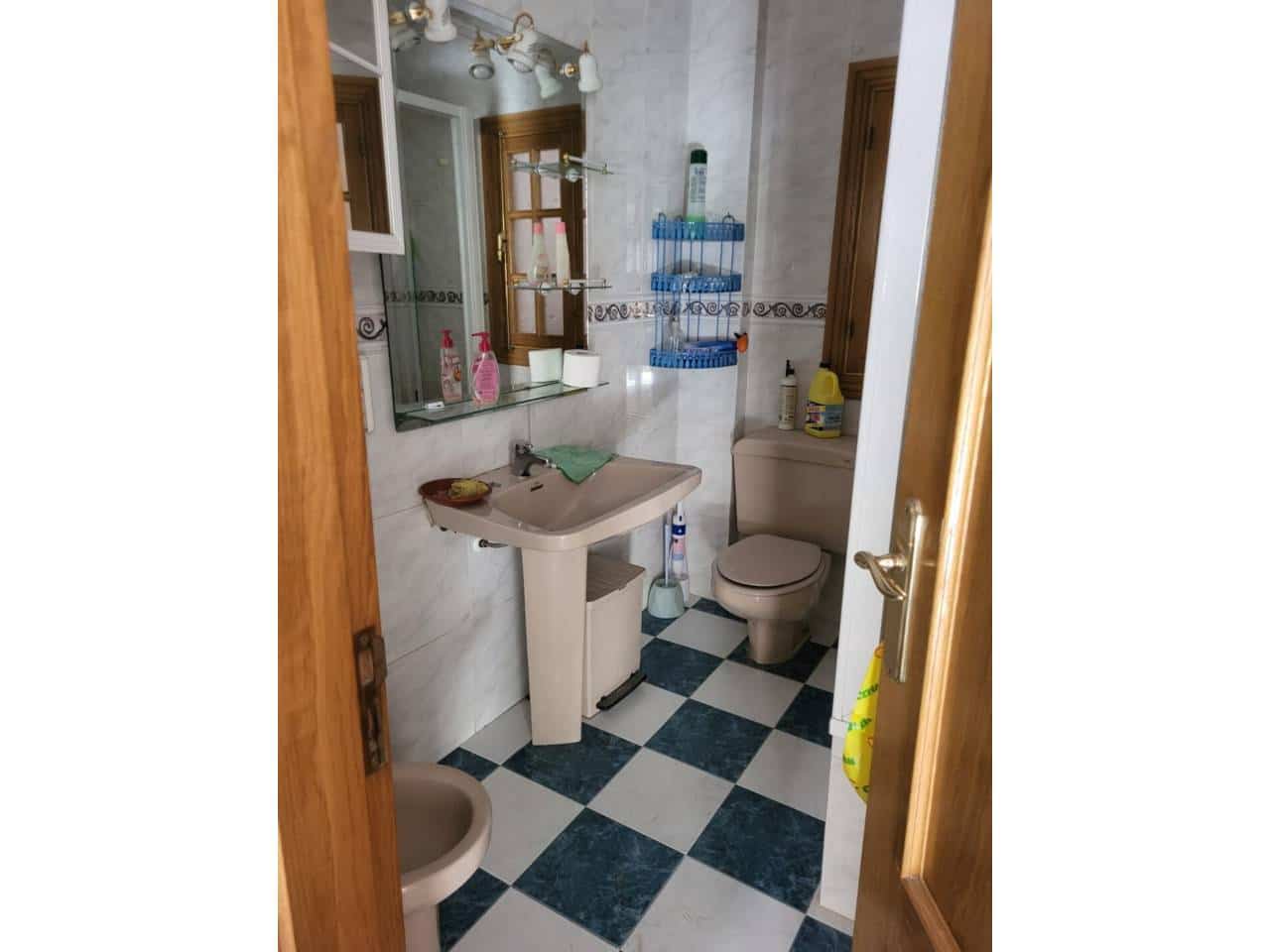 4 bedroom Townhouse for sale in Baza with garage - € 150,000 (Ref: 9552910)