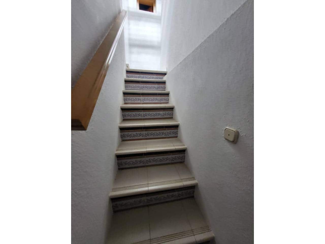 4 bedroom Townhouse for sale in Baza with garage - € 150,000 (Ref: 9552910)