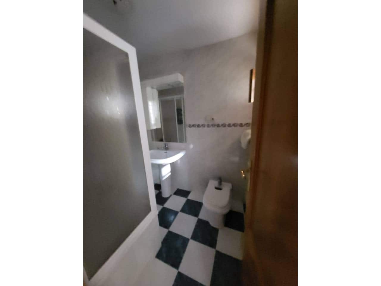 4 bedroom Townhouse for sale in Baza with garage - € 150,000 (Ref: 9552910)