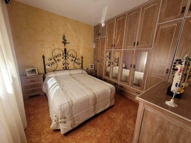 3 sovrum Hus till salu i Baza med garage - 95 000 € (Ref: 9552913)