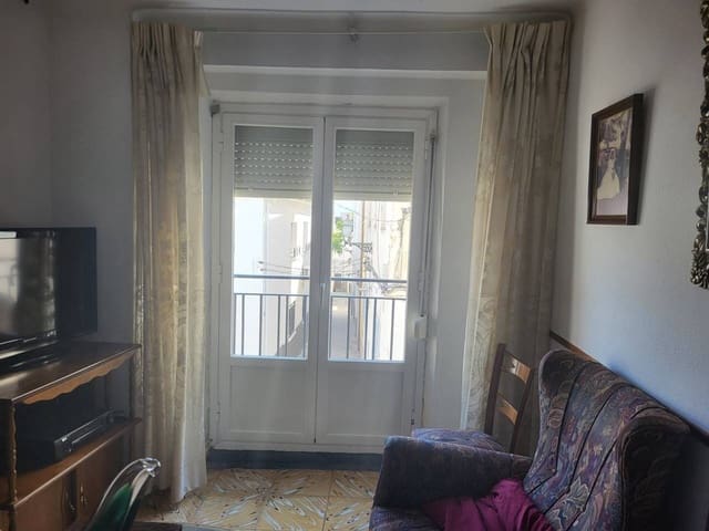 Casa de 3 habitaciones en Baza en venta - 50.000 € (Ref: 9552914)