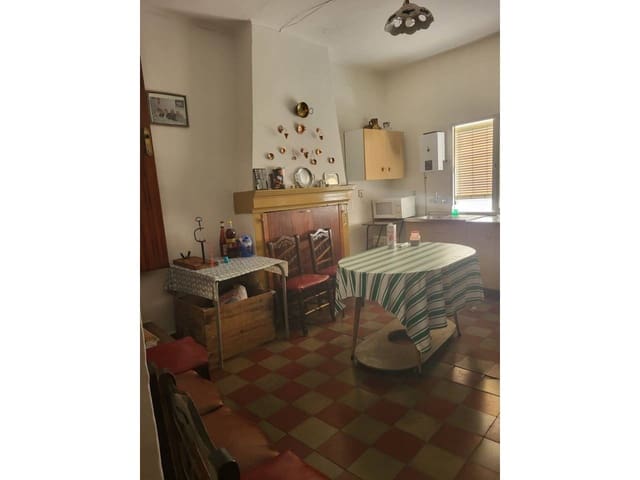 Casa de 3 habitaciones en Baza en venta - 50.000 € (Ref: 9552914)