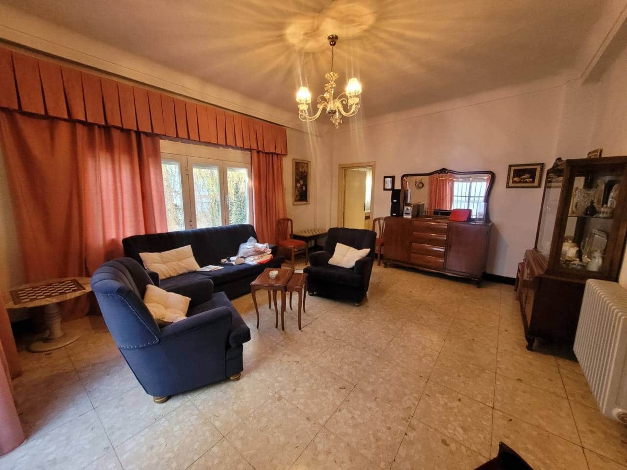 5 soveværelse Villa til salg i Baza med garage - € 180.000 (Ref: 9552915)