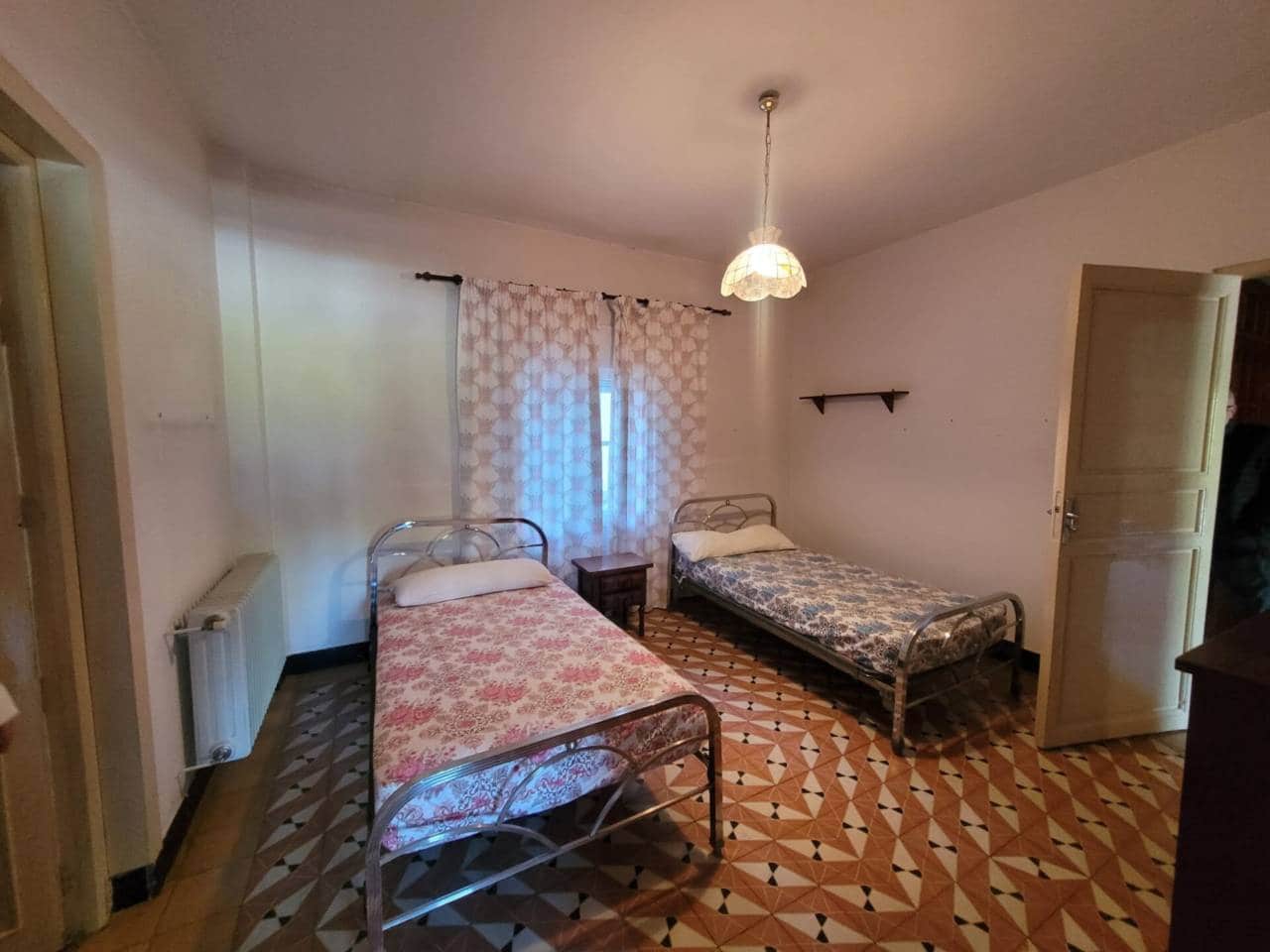 5 soveværelse Villa til salg i Baza med garage - € 180.000 (Ref: 9552915)