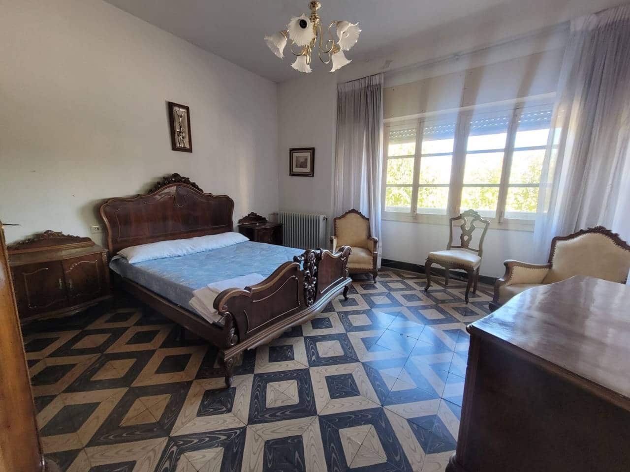 5 soveværelse Villa til salg i Baza med garage - € 180.000 (Ref: 9552915)