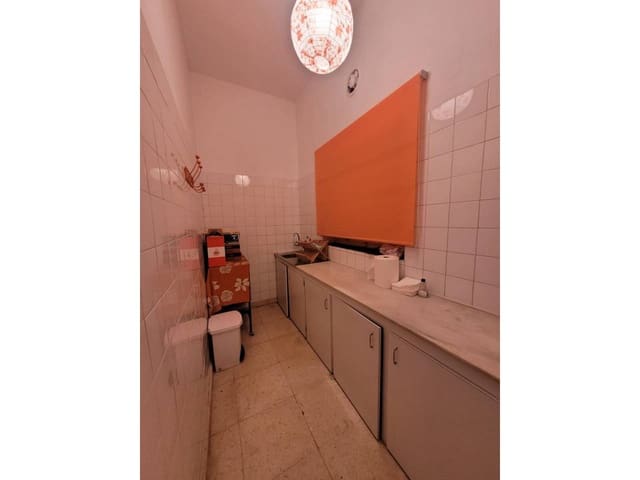 5 soveværelse Villa til salg i Baza med garage - € 180.000 (Ref: 9552915)