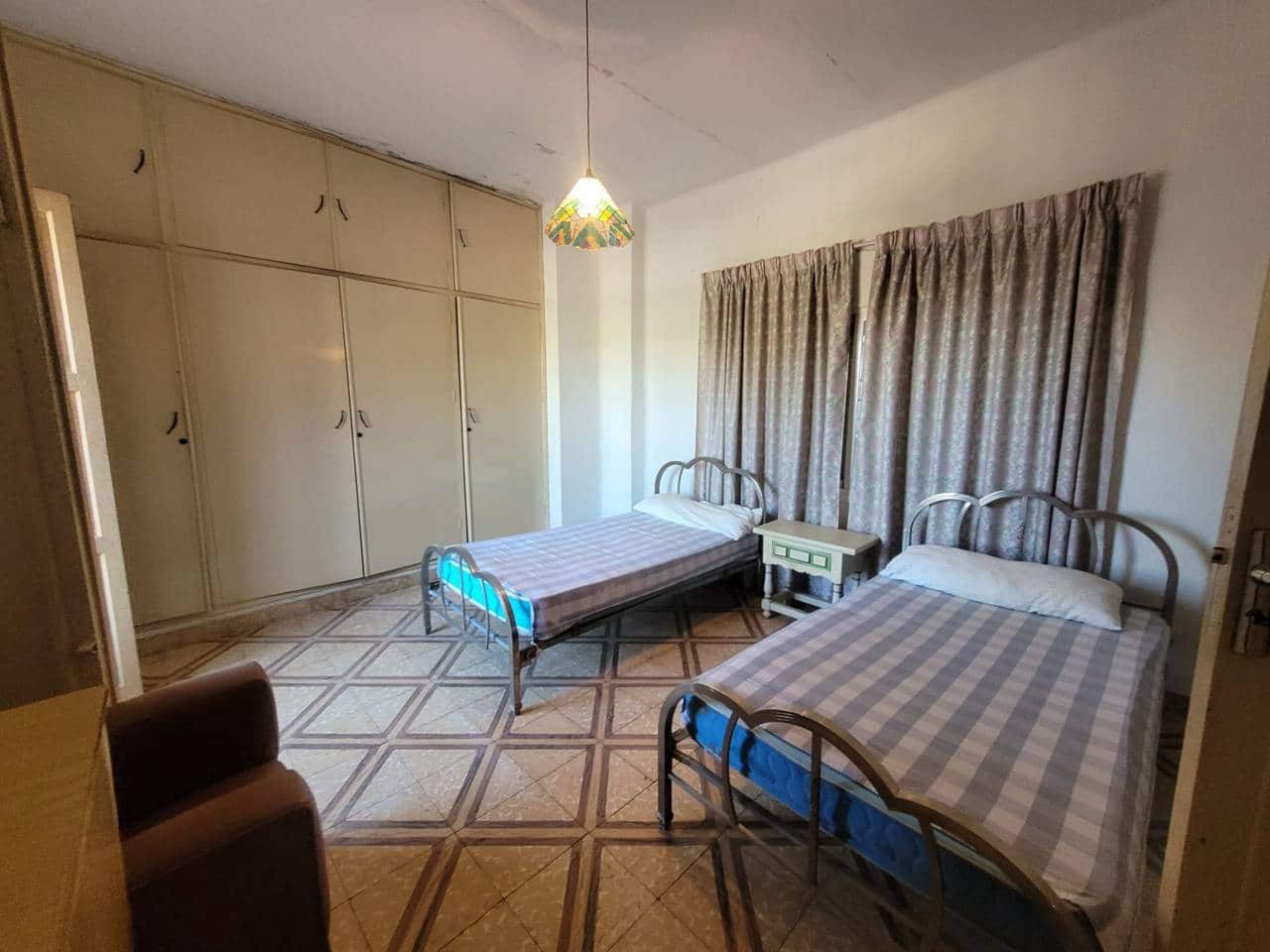 5 soveværelse Villa til salg i Baza med garage - € 180.000 (Ref: 9552915)