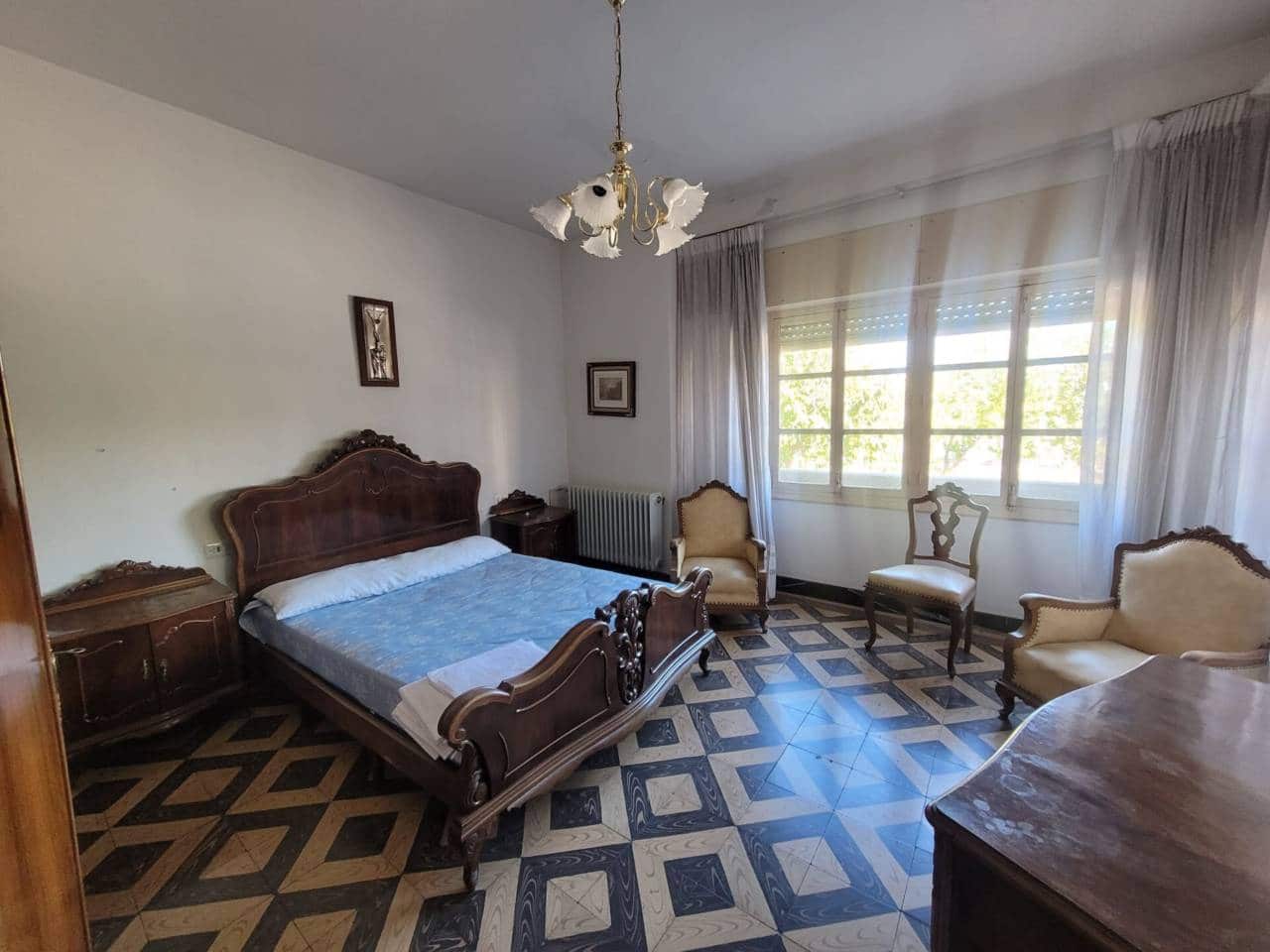 5 soveværelse Villa til salg i Baza med garage - € 180.000 (Ref: 9552915)