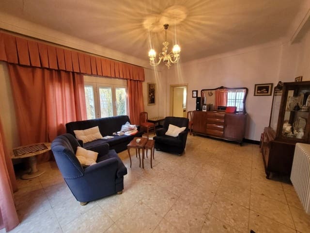 5 soveværelse Villa til salg i Baza med garage - € 180.000 (Ref: 9552915)