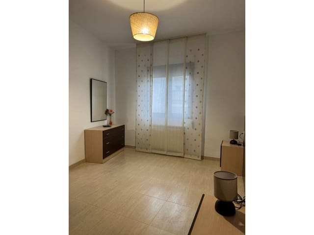 Piso de 3 habitaciones en Baza en venta con garaje - 129.000 € (Ref: 9552916)