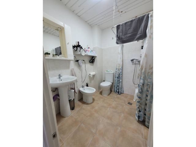 Apartamento de 4 habitaciones en Baza en venta - 90.000 € (Ref: 9552917)