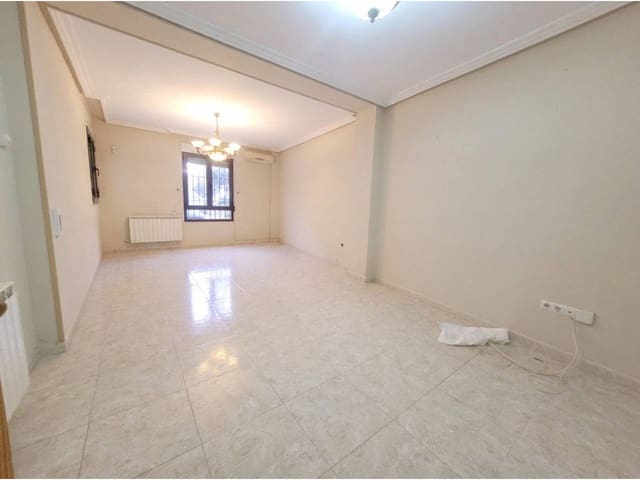 2 bedroom Flat for sale in Baza with garage - € 115,000 (Ref: 9552918)