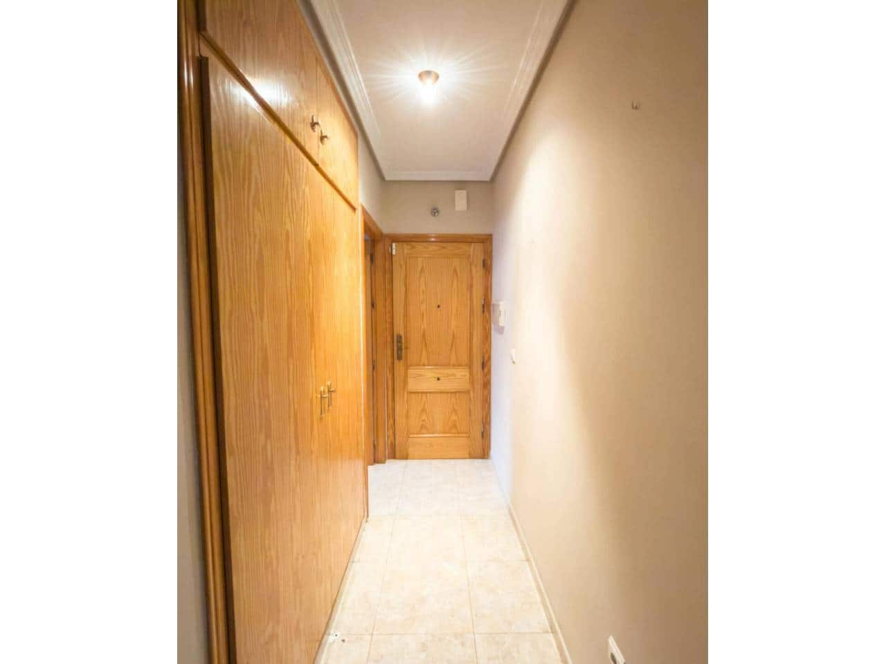 2 chambre Appartement à vendre à Baza avec garage - 115 000 € (Ref: 9552918)