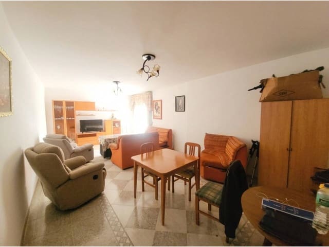 4 soverom Leilighet til salgs i Baza med garasje - € 105 000 (Ref: 9552920)