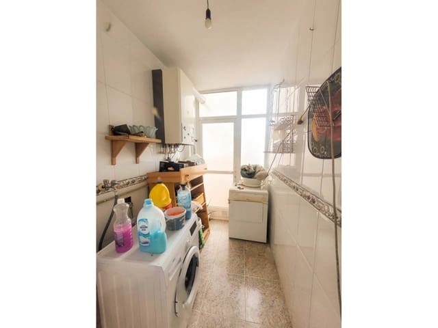 4 soverom Leilighet til salgs i Baza med garasje - € 105 000 (Ref: 9552920)