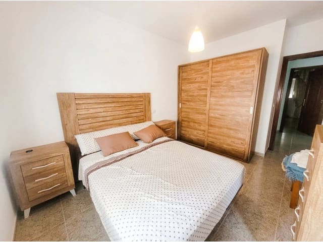 4 soverom Leilighet til salgs i Baza med garasje - € 105 000 (Ref: 9552920)