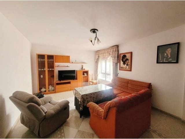 4 soverom Leilighet til salgs i Baza med garasje - € 105 000 (Ref: 9552920)