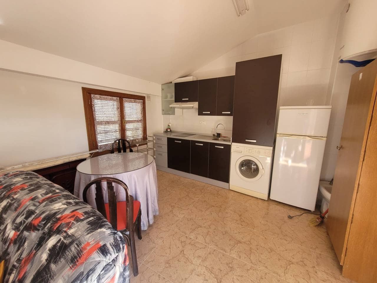 1 makuuhuone Kattohuoneisto myytävänä paikassa Baza - 38 000 € (Ref: 9552921)