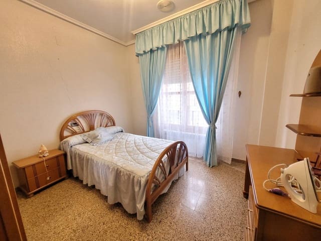 3 makuuhuone Asunto myytävänä paikassa Baza - 115 000 € (Ref: 9552923)