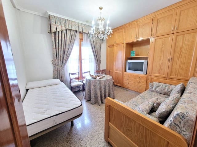 3 makuuhuone Asunto myytävänä paikassa Baza - 115 000 € (Ref: 9552923)