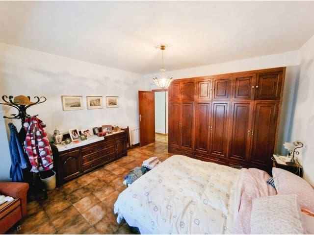 5 Zimmer Wohnung zu verkaufen in Baza - 84.000 € (Ref: 9552924)