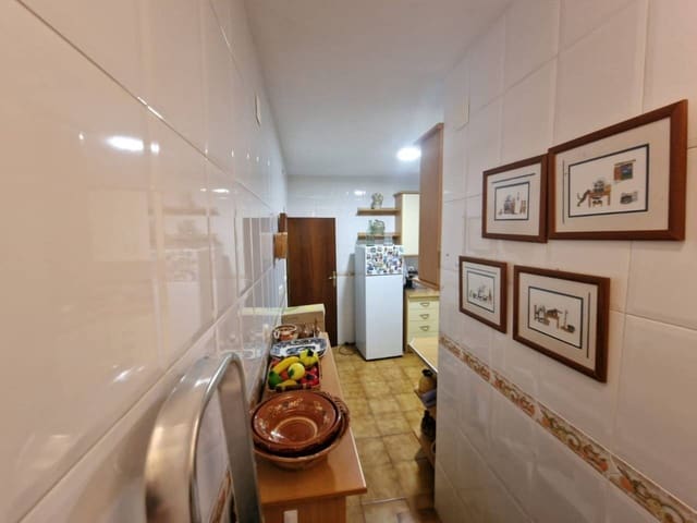 5 Zimmer Wohnung zu verkaufen in Baza - 84.000 € (Ref: 9552924)