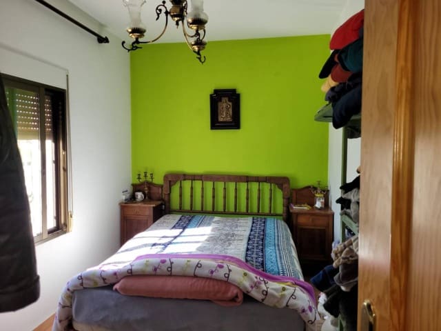 4 soveværelse Villa til salg i Baza med garage - € 210.000 (Ref: 9552925)