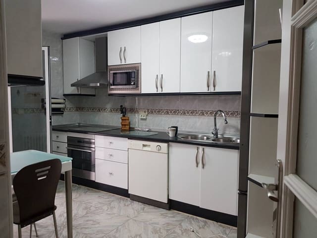 5 Zimmer Apartment zu verkaufen in Baza - 180.000 € (Ref: 9552928)