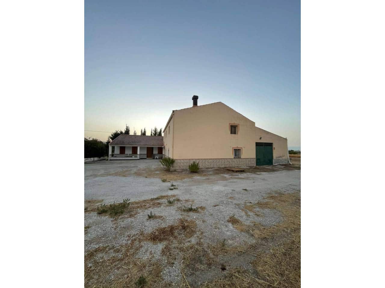 Chalet de 7 habitaciones en Baza en venta con garaje - 300.000 € (Ref: 9552929)