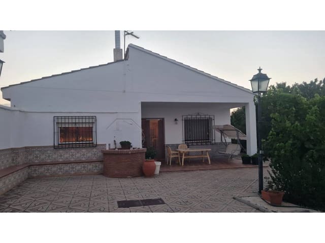 4 soveværelse Villa til salg i Baza med swimmingpool garage - € 260.000 (Ref: 9552930)