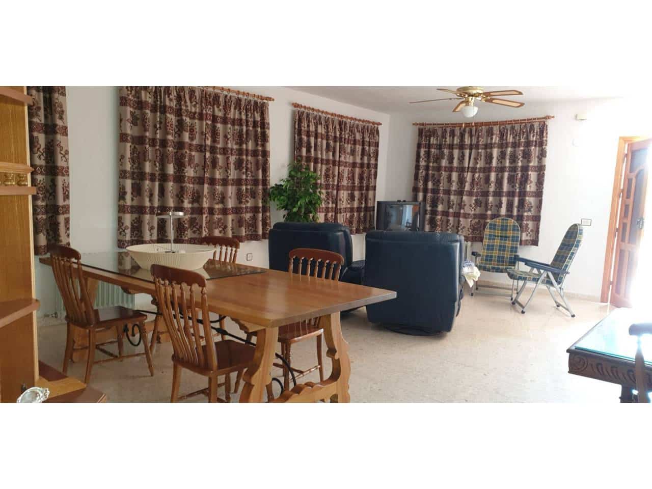 4 soveværelse Villa til salg i Baza med swimmingpool garage - € 260.000 (Ref: 9552930)