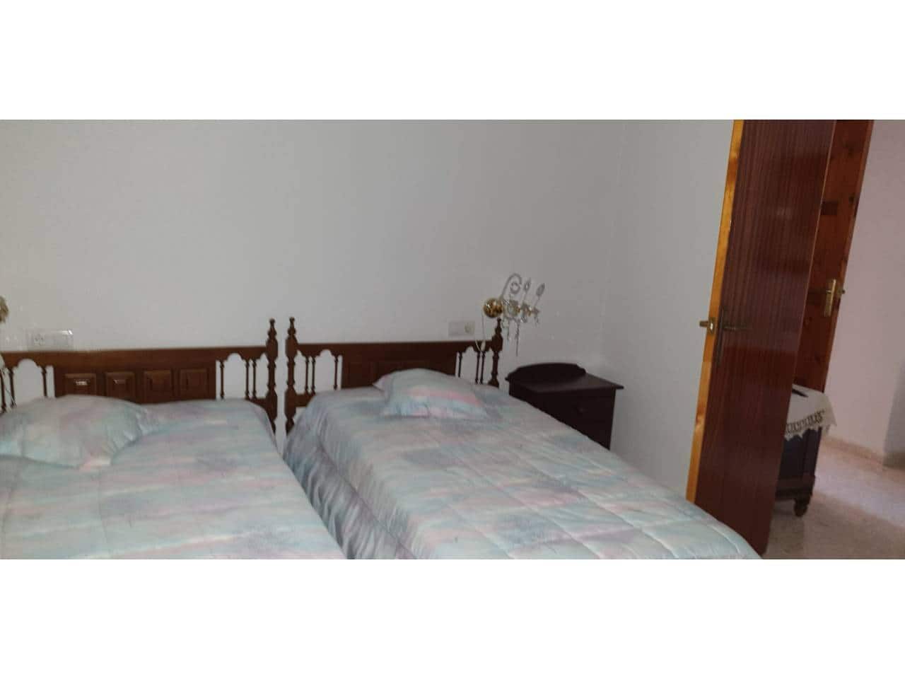 4 soveværelse Villa til salg i Baza med swimmingpool garage - € 260.000 (Ref: 9552930)