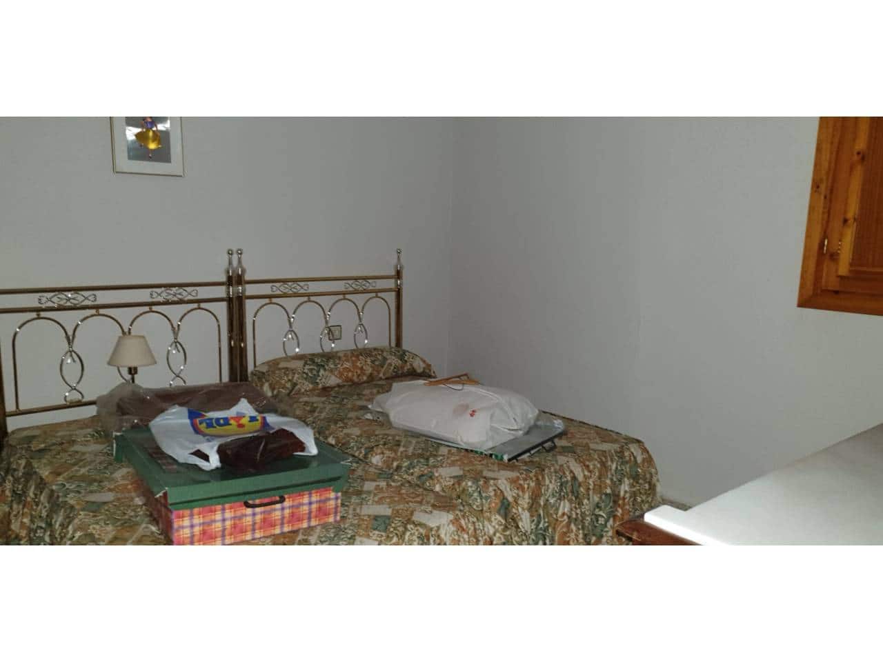 4 soveværelse Villa til salg i Baza med swimmingpool garage - € 260.000 (Ref: 9552930)