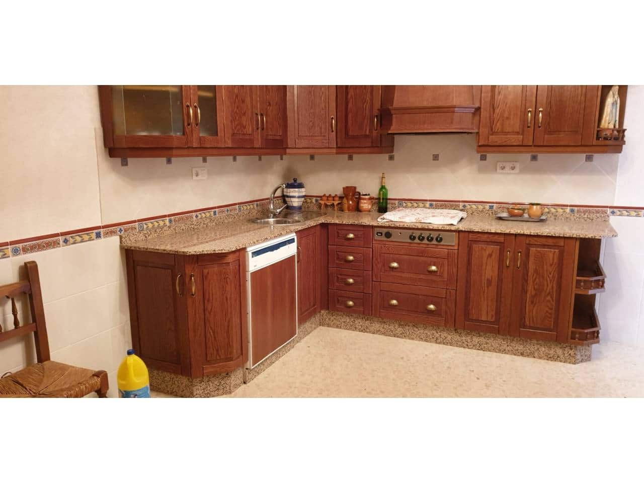 4 soveværelse Villa til salg i Baza med swimmingpool garage - € 260.000 (Ref: 9552930)