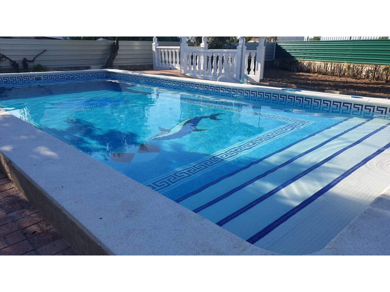 4 soveværelse Villa til salg i Baza med swimmingpool garage - € 260.000 (Ref: 9552930)